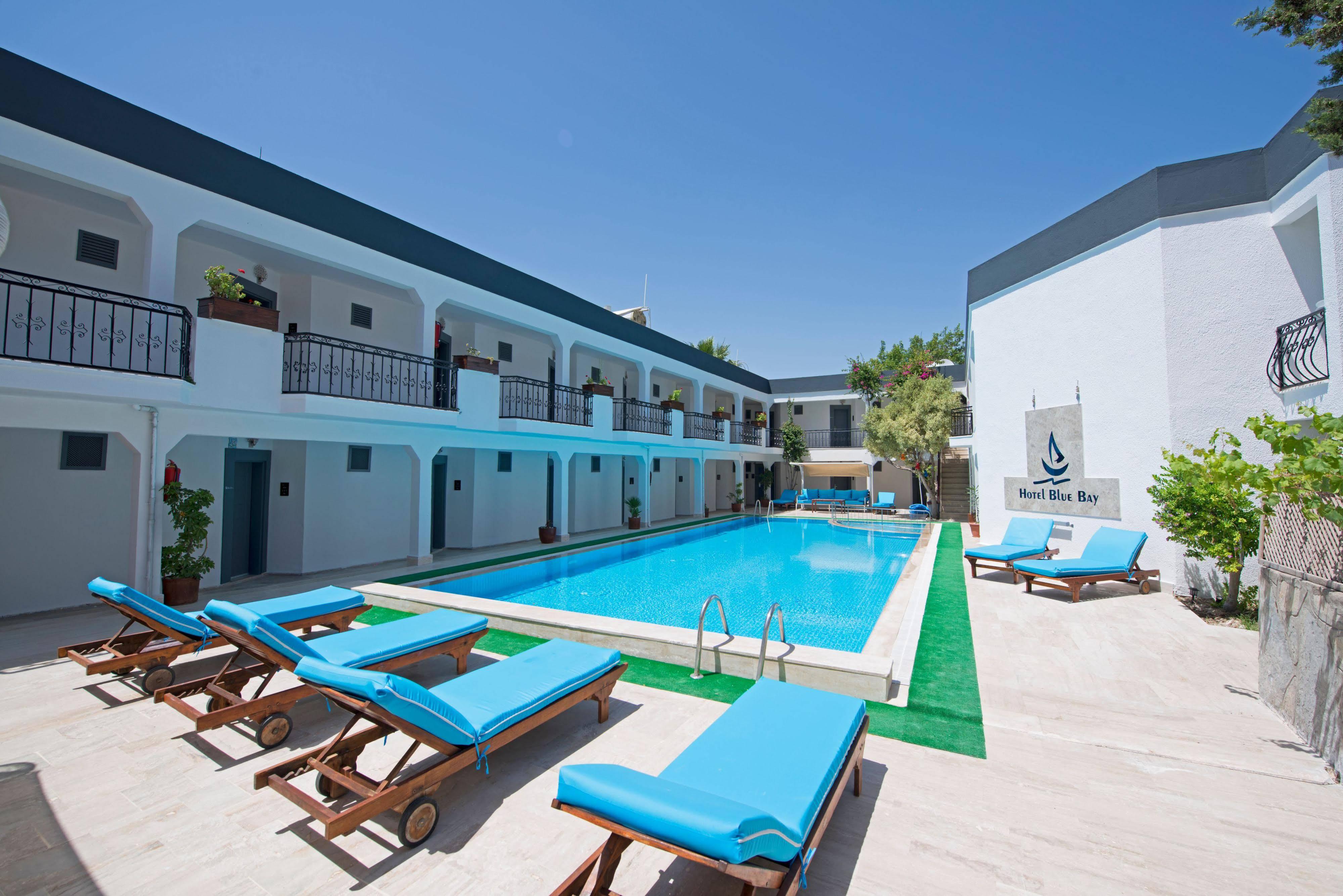 Blue Bay Beach Hotel (Adults Only) บิเตซ ภายนอก รูปภาพ