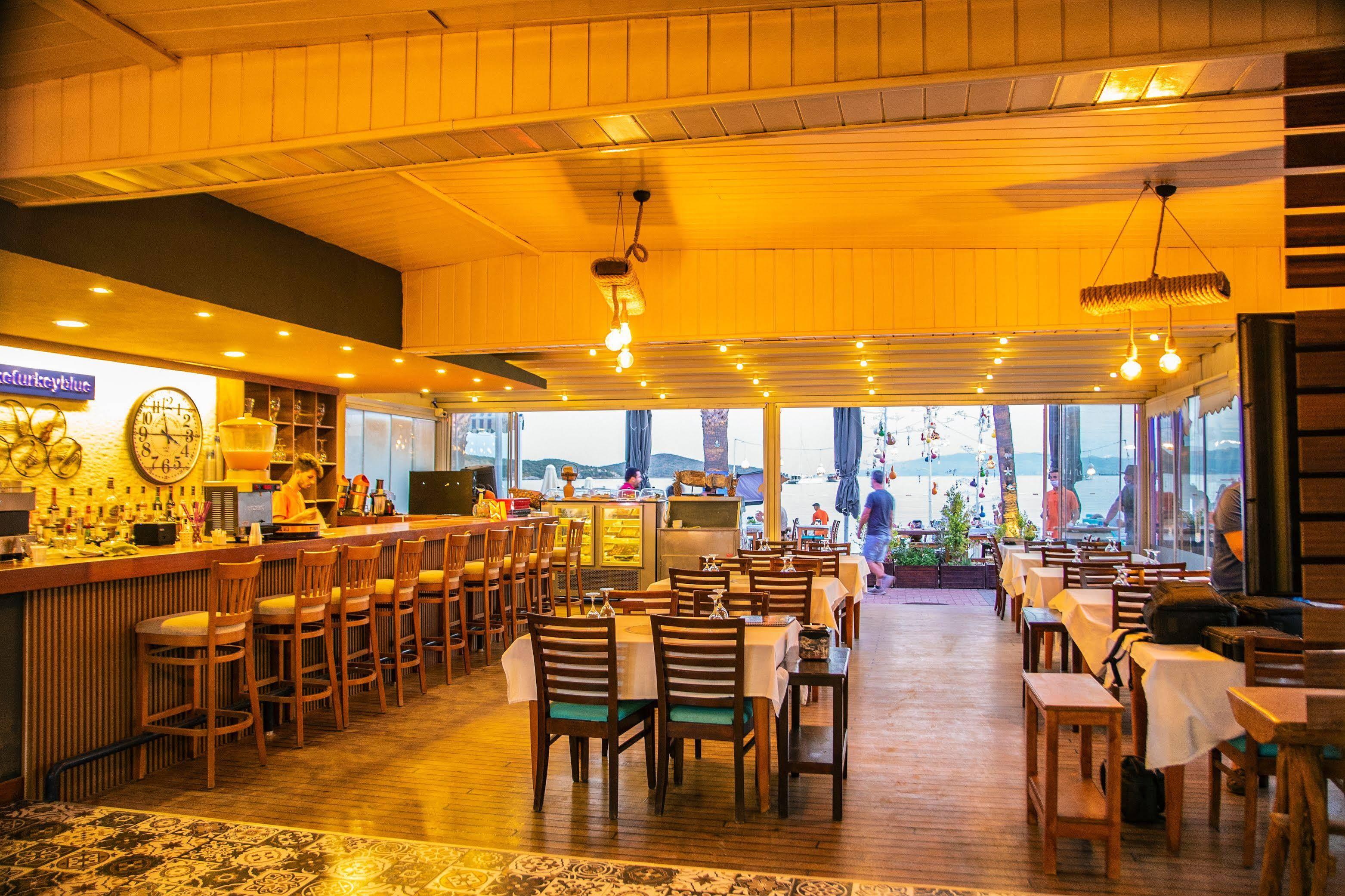 Blue Bay Beach Hotel (Adults Only) บิเตซ ภายนอก รูปภาพ