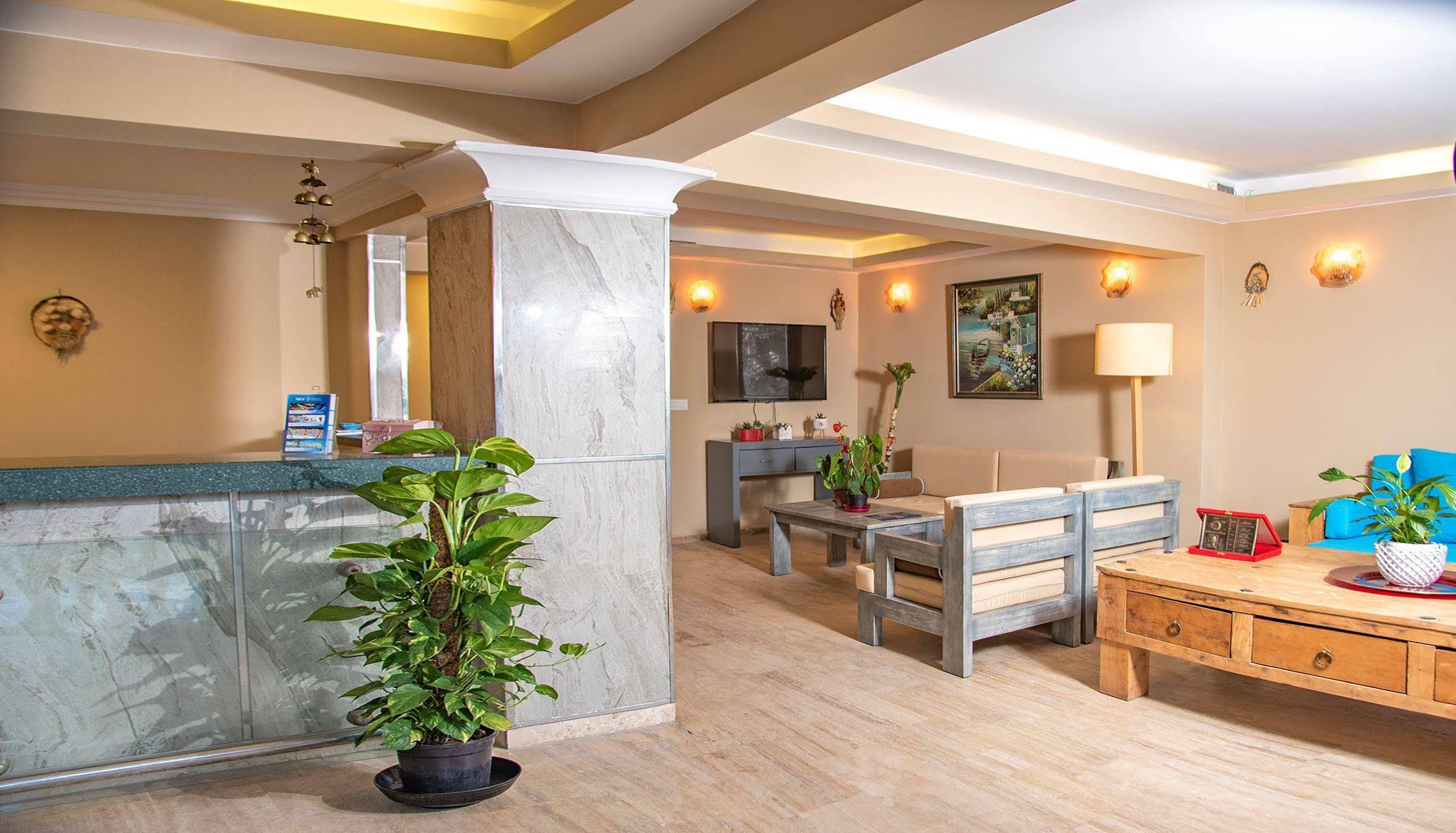 Blue Bay Beach Hotel (Adults Only) บิเตซ ภายนอก รูปภาพ