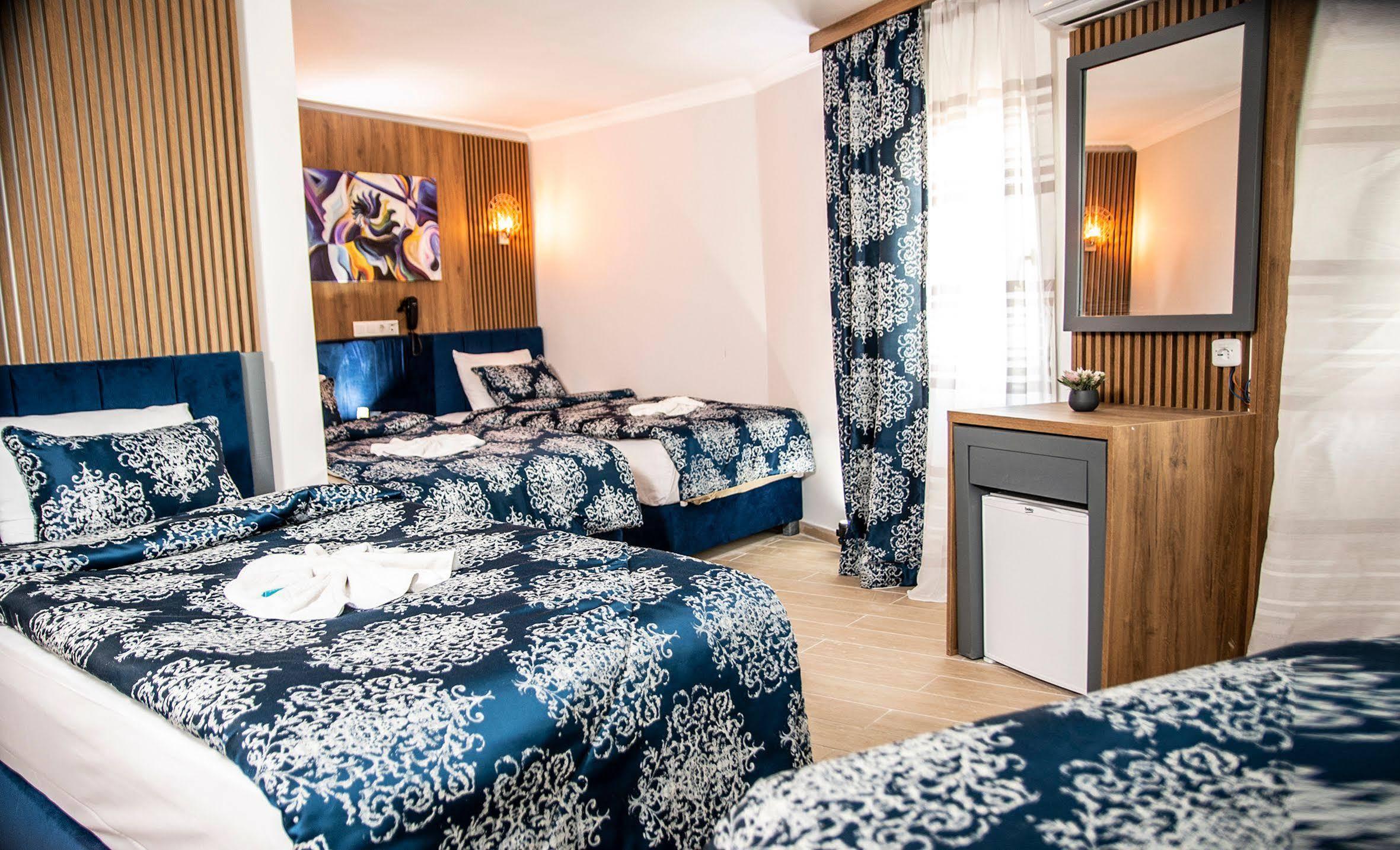 Blue Bay Beach Hotel (Adults Only) บิเตซ ภายนอก รูปภาพ