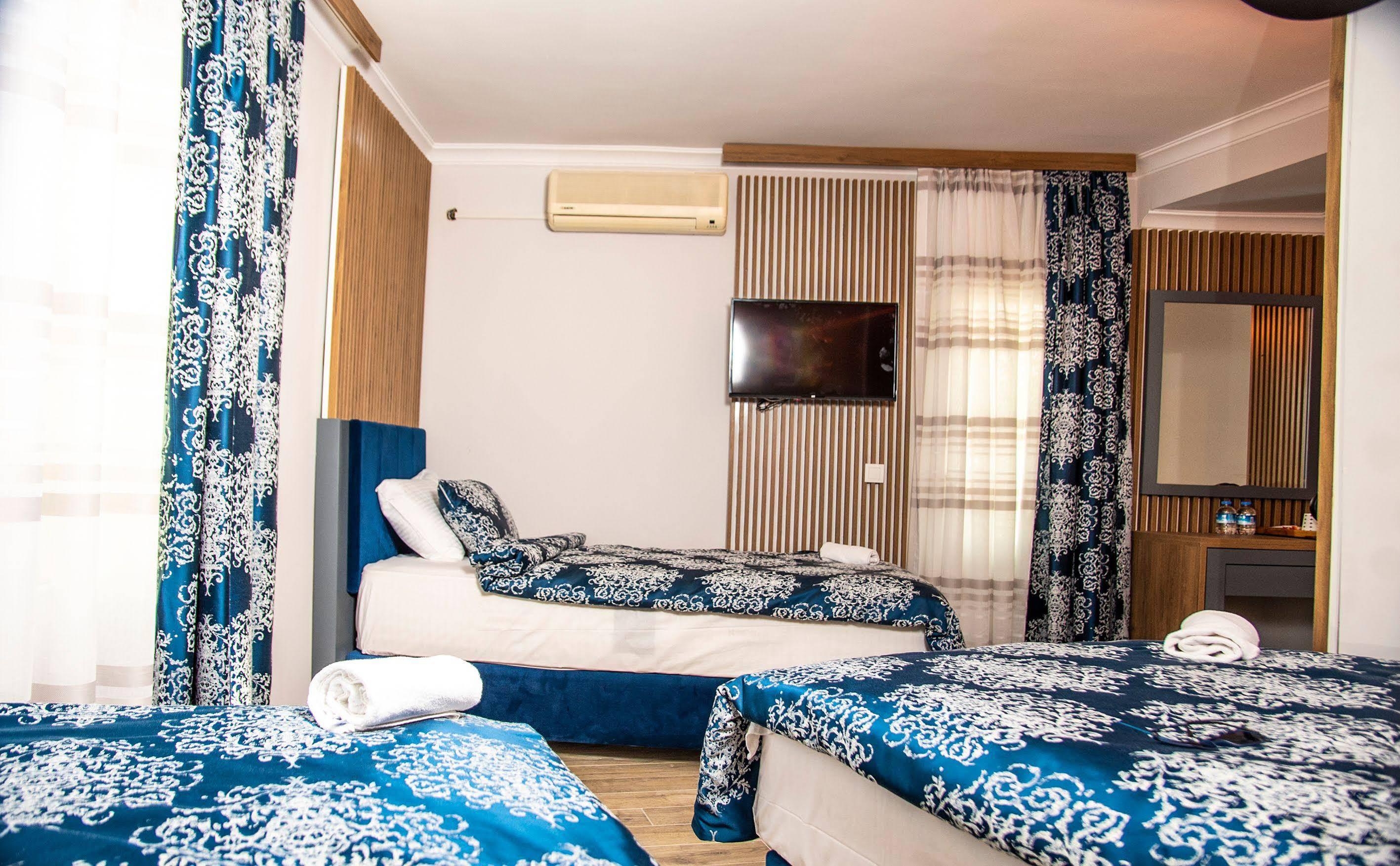 Blue Bay Beach Hotel (Adults Only) บิเตซ ภายนอก รูปภาพ