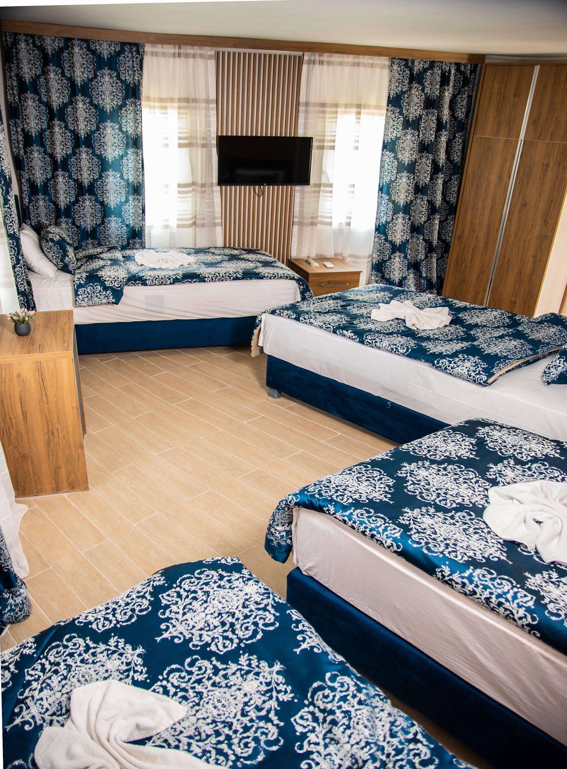 Blue Bay Beach Hotel (Adults Only) บิเตซ ภายนอก รูปภาพ