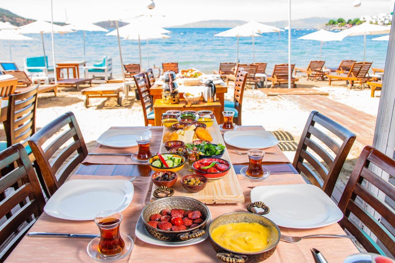 Blue Bay Beach Hotel (Adults Only) บิเตซ ภายนอก รูปภาพ