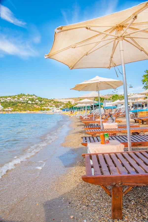 Blue Bay Beach Hotel (Adults Only) บิเตซ ภายนอก รูปภาพ