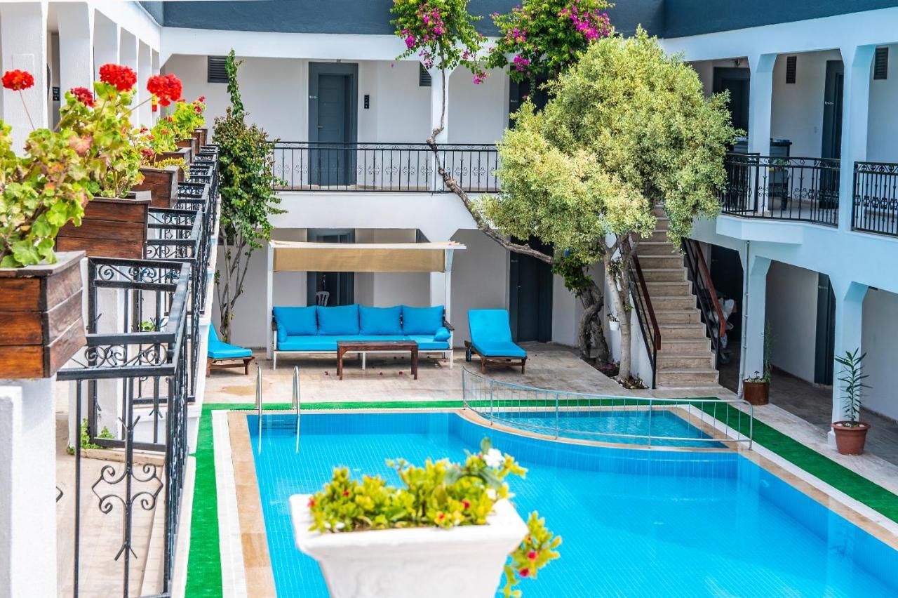 Blue Bay Beach Hotel (Adults Only) บิเตซ ภายนอก รูปภาพ